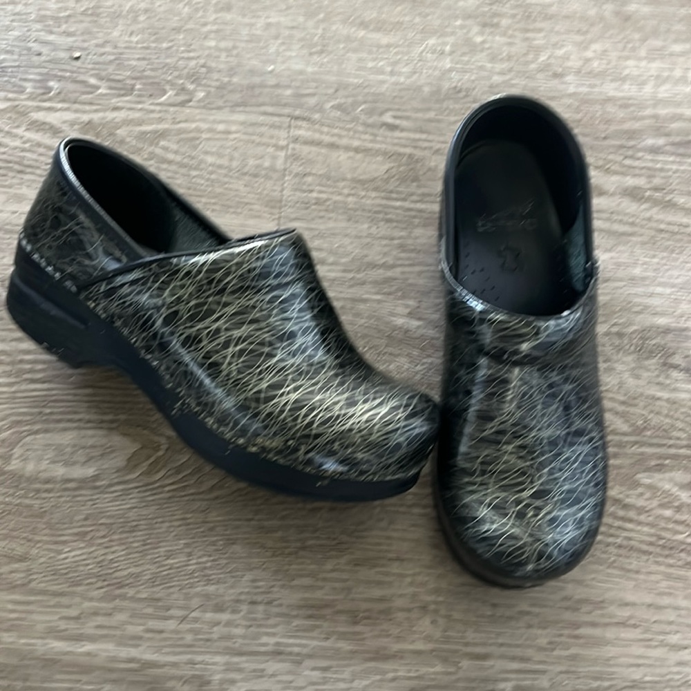 Dansko size 6